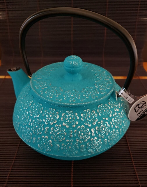 tea accessories, teapot, cast iron tea pot, tea strainer